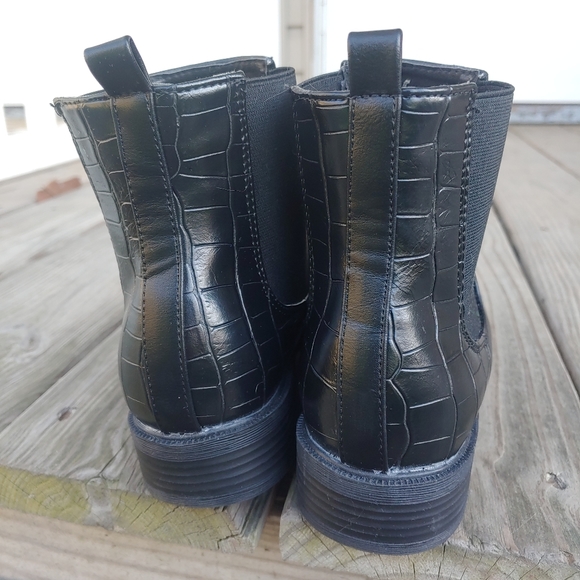 Size 9 Booties - Picture 2 of 6